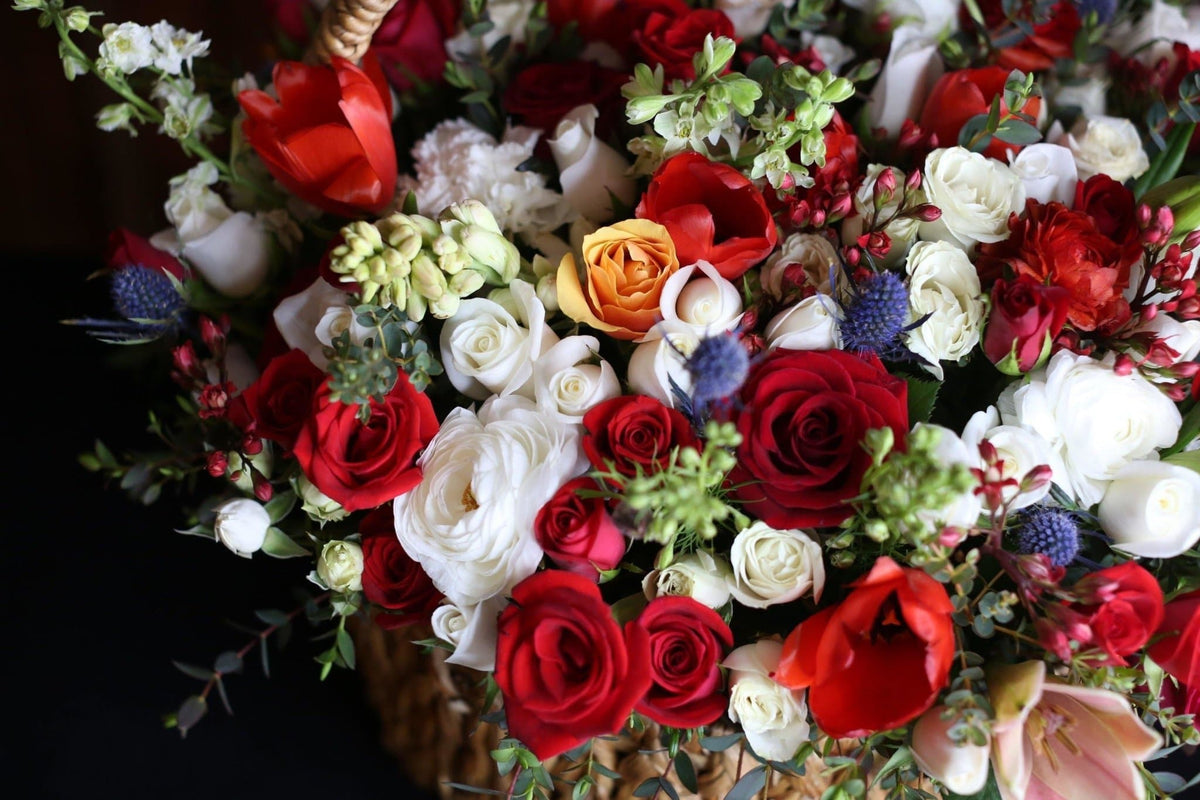 Luxury roses ranunculus gift delivery West Hollywood Los Angeles
