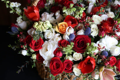 Luxury roses ranunculus gift delivery West Hollywood Los Angeles