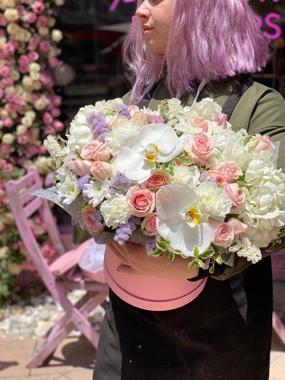 Luxury roses bouquet gift delivery Santa Monica Los Angeles