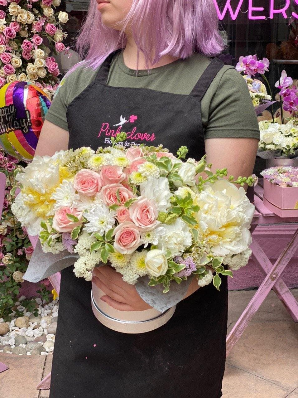 Luxury roses bouquet gift delivery West Hollywood Los Angeles