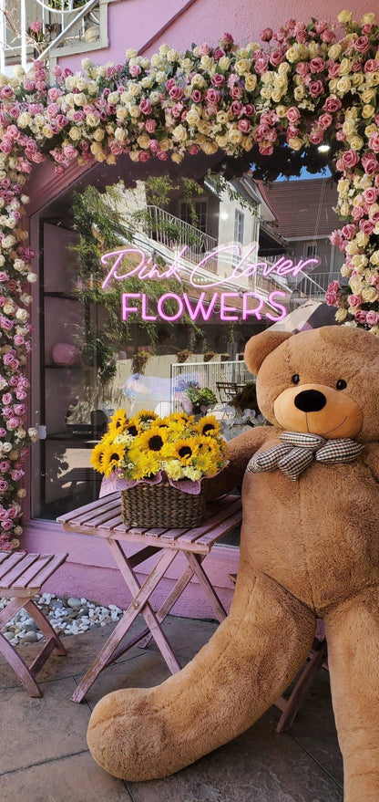 Luxury sunflowers gift delivery West Hollywood Los Angeles