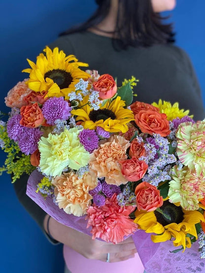 Sunny (Arrangement with sunflowers ) - Los Angeles - Image 9 | Pink Clover Florist