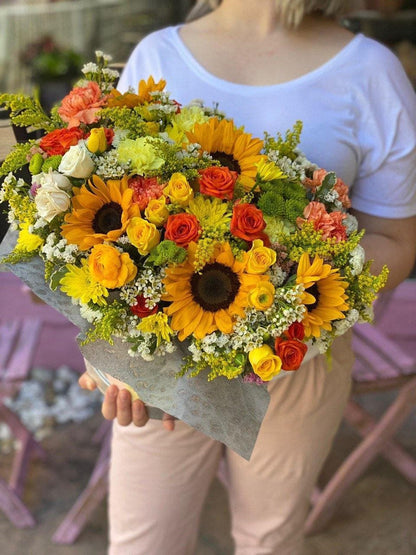 Luxury fresh seasonal flowers gift delivery Santa Monica Los Angeles