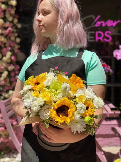 Luxury fresh seasonal flowers gift delivery Beverly Hills Los Angeles